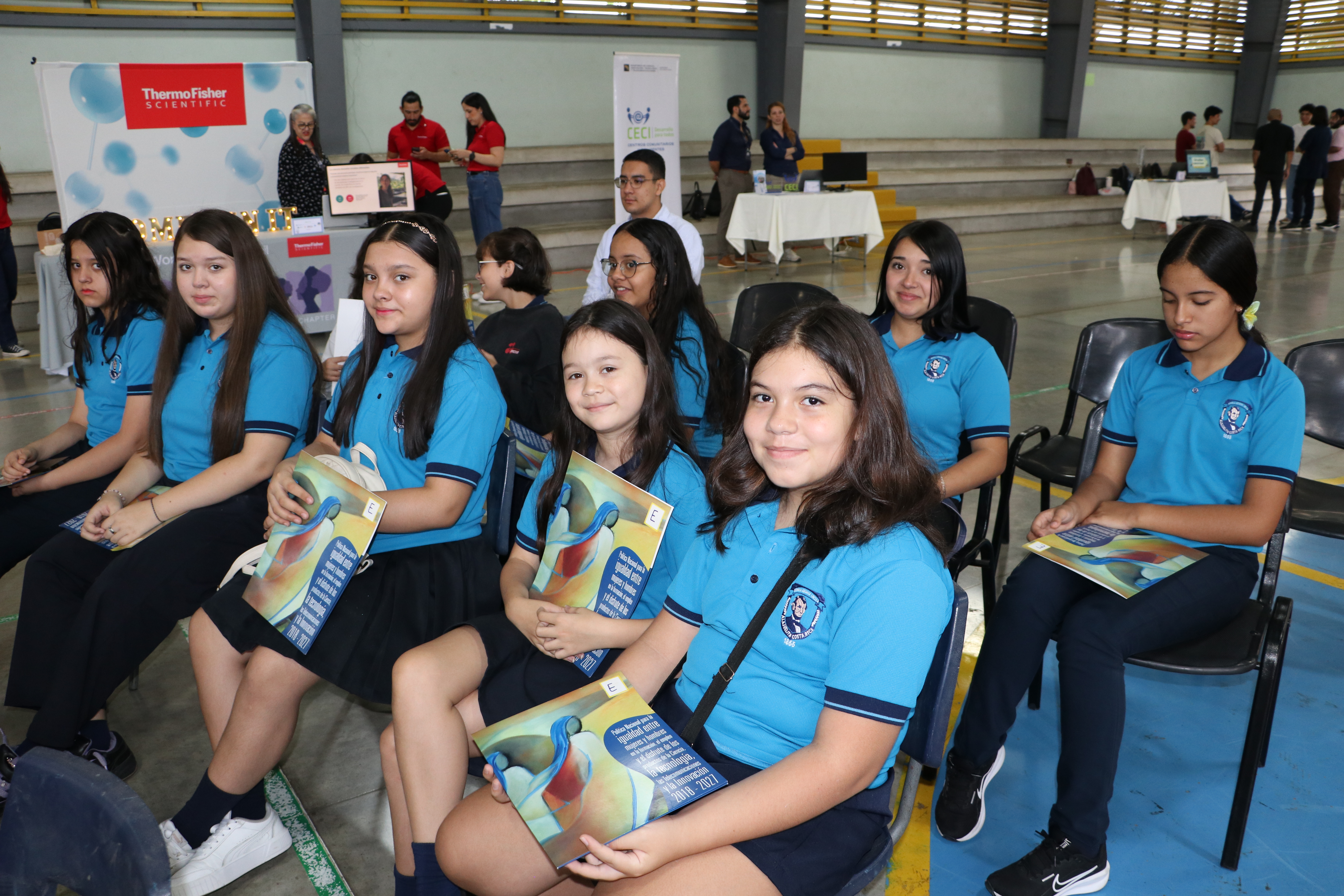 Niñas participantes del evento 