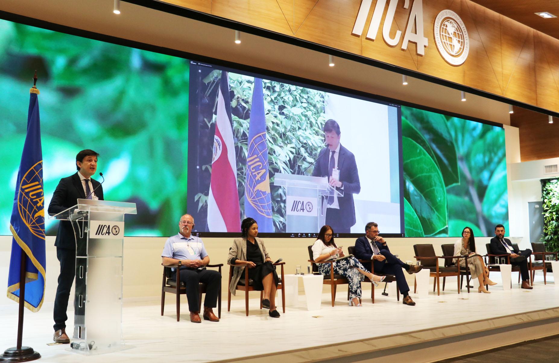 Viceministro de CTI participó en panel del lunes